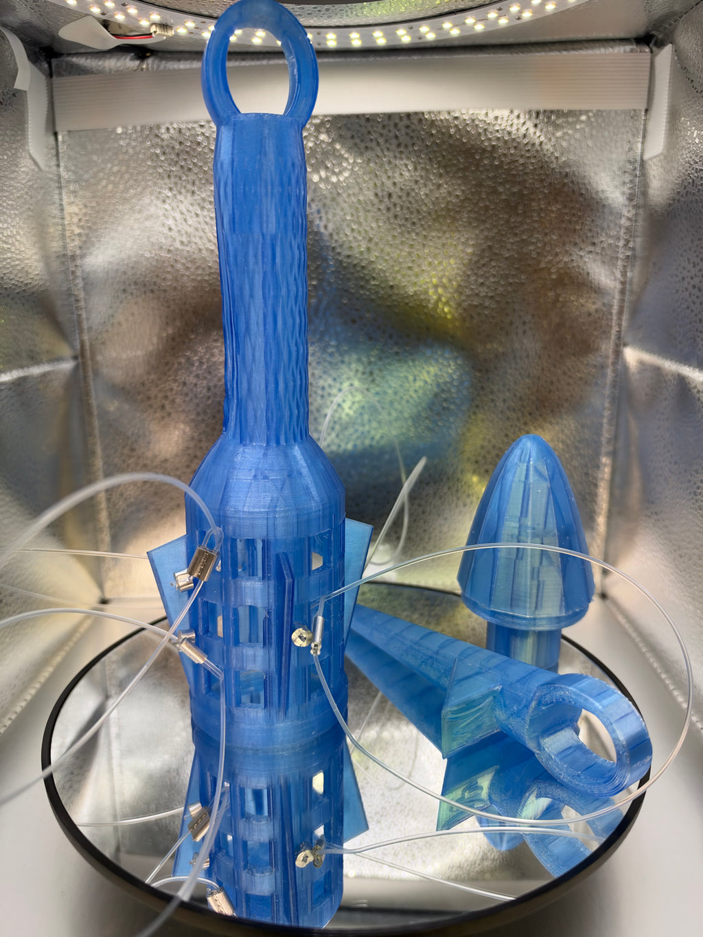 The Rocket Toss V7 8oz with intergrated sand stake transparent blue (free USPS Shipping)